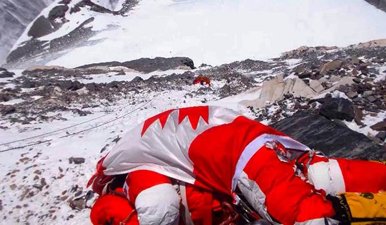 جسد یک کوهنورد کانادایی در منطقه رنگین کمان