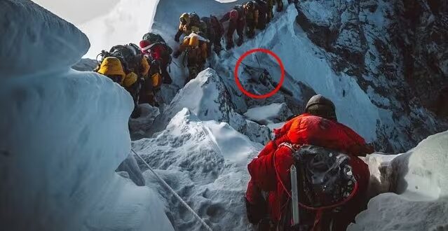 جسد یک کوهنورد هیلاری استپ .