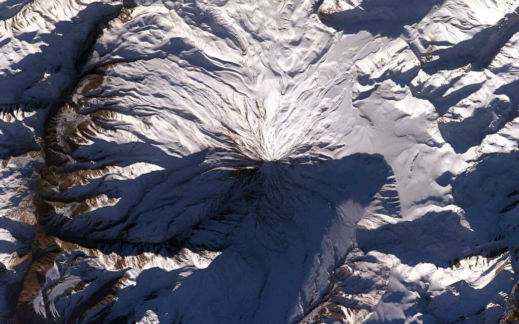 یخچال‌های طبیعی کوه دماوند (تصویر ۶)